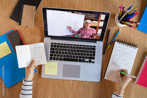 Cuadros en Lienzo Student learning at home with online lesson
