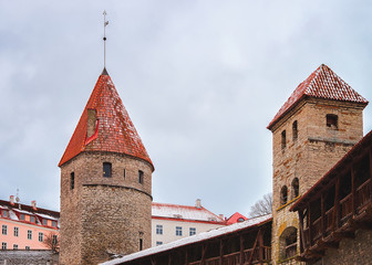 Canvas Print - Defensive wall and towers of Old town Tallinn