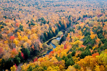 Wall Mural - View of the Carp River Valley and autumn colors from the Lake of the Clouds Scenic Overlook, Porcupine Mountains Wilderness State Park, Michigan. 