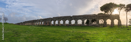Cuadros en Lienzo Ruins of Roman aqueduct Aqua Claudia in Parco degli Acquedotti park, Rome, Italy