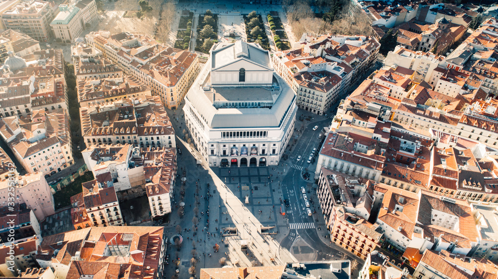Obraz na płótnie Royal Theatre building Teatro Real in Madrid.Major opera house located in Plaza de Isabel II. Aerial cityscape of Madrid landmarks w salonie