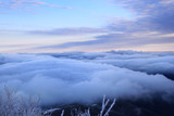 Fototapeta Las - 눈으로 덮힌 덕유산의 겨울풍경
