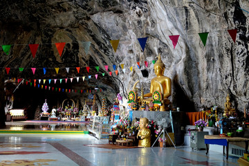 Wall Mural - Thailand Wat Tham Saeng Tham area Khon Kaen