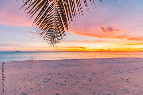 Cuadros en Lienzo Landscape of paradise tropical island beach, sunrise shot