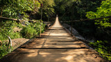 Fototapeta Mosty linowy / wiszący - Stary  linowy most nad rzeką na Sri Lance