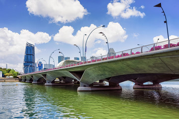 Wall Mural - Jubilee Bridge at Marina Bay in Singapore