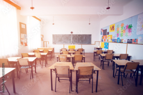 Cuadros en Lienzo Blurred background of school classroom.