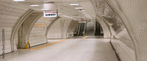 Cuadros en Lienzo Underground subway station hallway tunnel with escalator