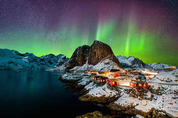 Wall Mural - aurora borealis over hamnoy in norway