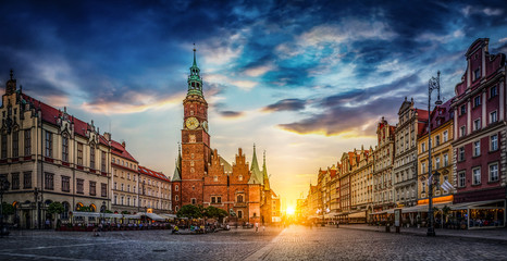 Canvas Print - Wroclaw Market Square with Town Hall. Panoramic evening view, long exposure, timelapse.  Historical capital of Silesia, Wroclaw (Breslau) , Poland, Europe.