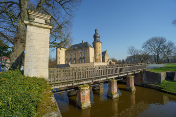 Frühling am Wasserschloss in Germen