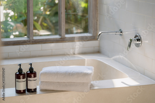 Cuadros en Lienzo Two bottle of body wash lotion and shower gel on top of white ceramic bathtub