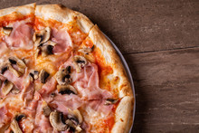 Details Of Tasty Ham And Mushrooms Pizza