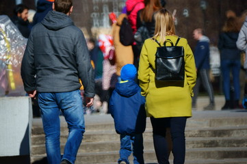 Poster - group of people walking in the city