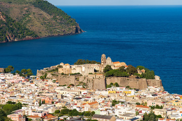 Wall Mural - La ville de Lipari