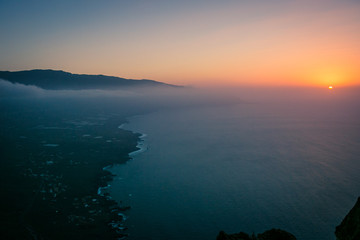 Wall Mural - sunset over the sea