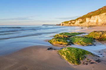 Abendstimmung am Whiterocks Beach – Country Antrim, Nordirland