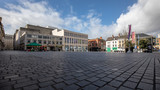 Fototapeta Miasto - An empty Williamson Square during during coronavirus lockdown