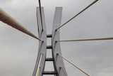 Fototapeta Mosty linowy / wiszący - detal architektoniczny na nowoczesnym moście linowym