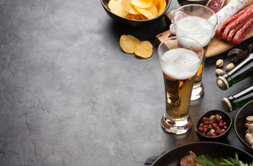 Canvas Print - Draft beer and snacks