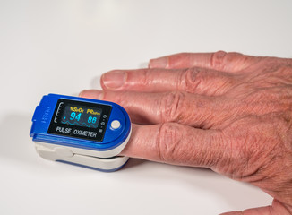 pulse oximeter on finger is a good way to test blood oxygen level in case of virus infection of the 