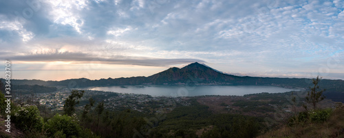 Fotomural Panorama of Mount Batur eastern ridge, and Batur crater lake in Bali, Indonesia