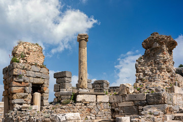 Ruins of the ancient city of Hierapolis at pamukkale, about 2200 years old, because it was built in BC. In the era of King Eunces II, This is an important and popular tourist destination of Turkey.