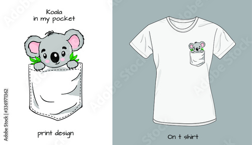 Cuadros en Lienzo Koala`s baby in t shirt pocket. Funny animals in my pocket design