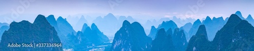 Fotomural Panoramic view of the Karst mountain landscape near Guilin, Guangxi Province, Ch