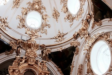 the interior of the church of the holy sepulchre