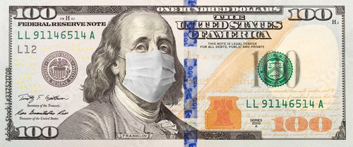 Fotomural Full 100 Dollar Bill With Concerned Expression Wearing Medical Face Mask