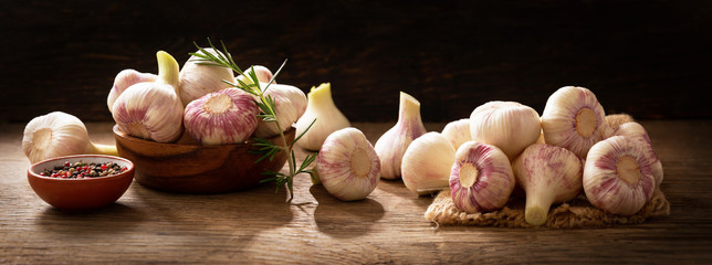 Sticker - Fresh garlic bulbs with rosemary and pepper