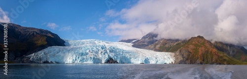 Fotomural Aialik Glacier panorama on Aialik Bay in Kenai Fjords National Park in Sep