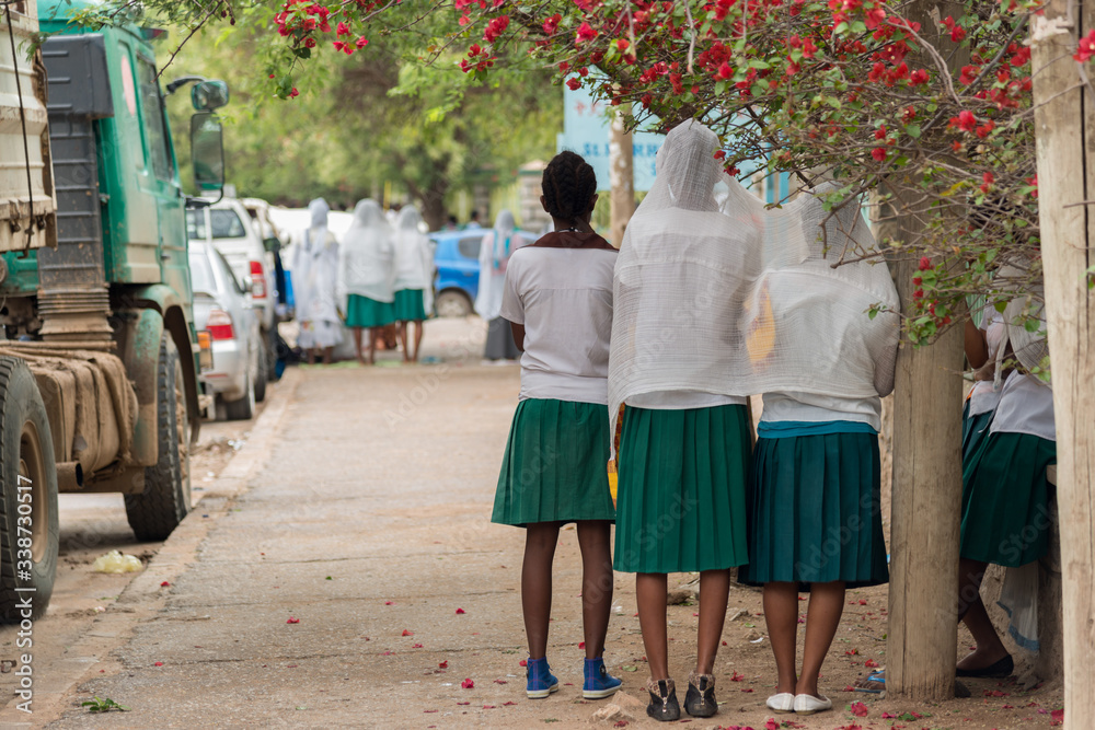 School Girls praying, Dire Dawa, Ethiopia - obrazy, fototapety, plakaty 