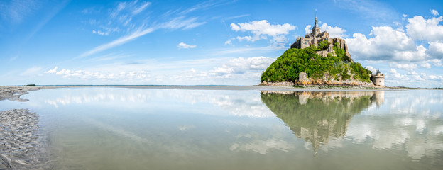Wall Mural - panoramic view of the island mont saint michel in spring, normandy, france