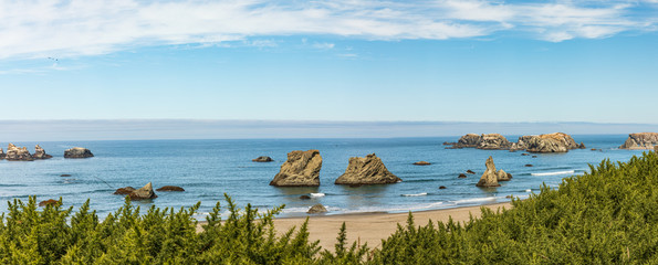 Wall Mural - Panoramic view of sea stacks on Bandon Beach in Oregon