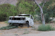 Camioneta Oxidada Abandonada