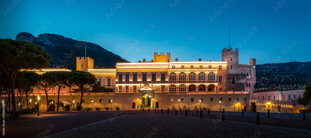 Obraz na płótnie Beautiful building of Prince's Palace in Monaco-ville in the evening, Monaco w salonie
