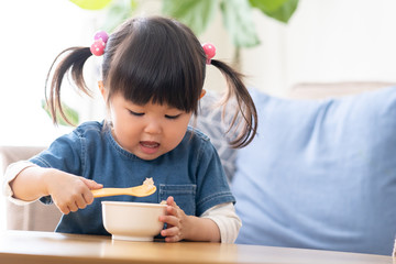 Wall Mural - 子供　食事