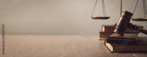 Cuadros en Lienzo Wooden gavel with scales of justice and books on lawyer's table, space for text