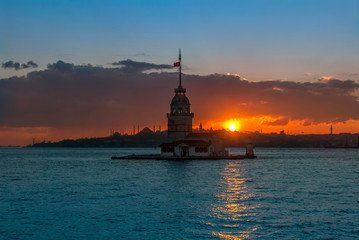 Poster - Istanbul, Turkey, 28 January 2007: Sunset, Maiden's Tower