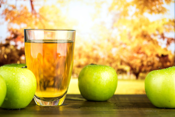 Poster - Fresh organic green apple juice