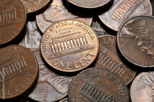 Fotografía A close up of a pile of united states pennies (one cent coins).