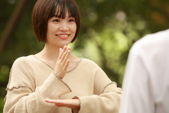 手話「ありがとう」