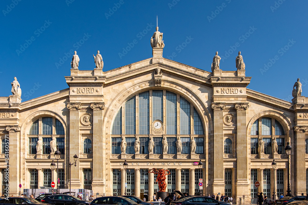 Gare du Nord station in Paris, France - obrazy, fototapety, plakaty 