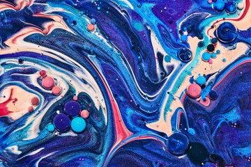 Fotomurales - Colourful acrylic bubbles.Fluid art marble texture. Backdrop abstract iridescent paint effect. Liquid acrylic artwork flows and splashes. Mixed paints for interior poster.