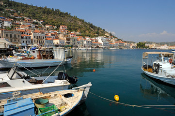 Wall Mural - Der Hafen von Gythio, Peloponnes, Griechenland - Port of Gythio, Peloponnese, Greece