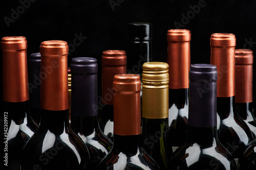 Dekoracja na wymiar  ulozone-tlo-butelki-wina