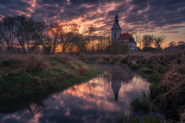 Wall Mural - The church in Jazgarzew in the Jeziorka valley at sunrise, Masovia, Poland