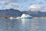Fototapeta  - Iceberg en el glaciar de Jökulsárlón, Islandiao.